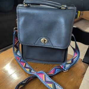 Laura USA Vintage Genuine Navy Blue Grain Leather Brass Vintage Purse Crossbody